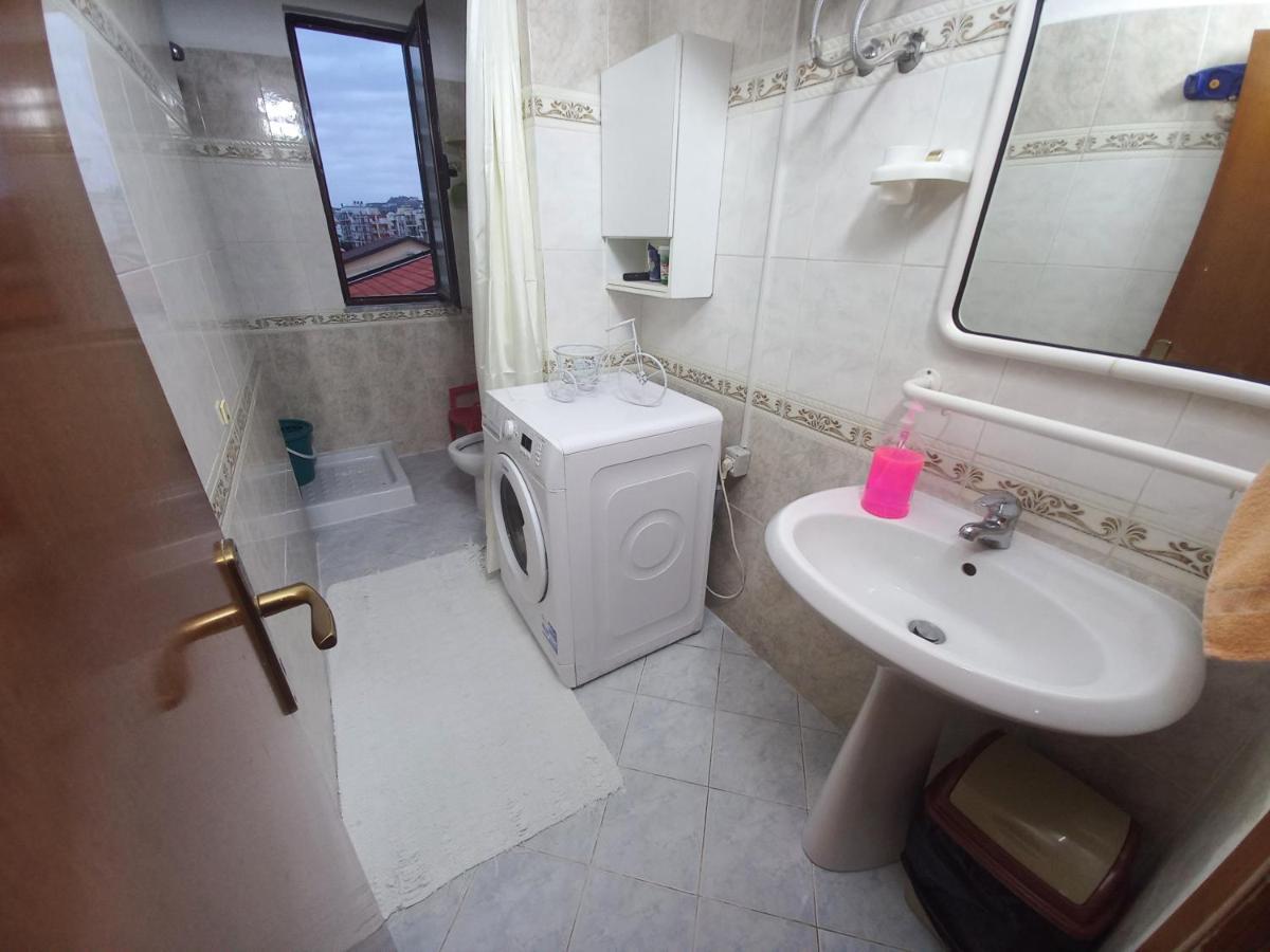 Holidays Apartment *